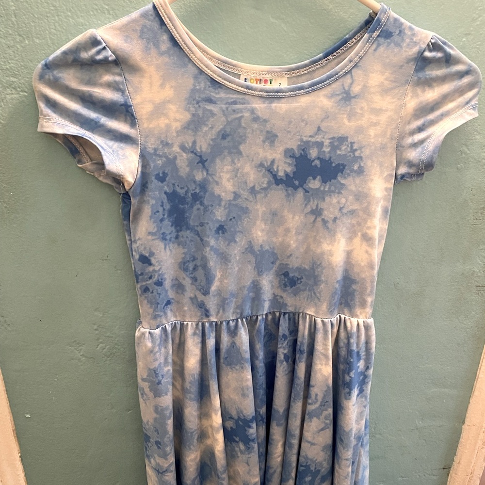 Dot Dot Smile short sleeve cloud pattern dress size 7